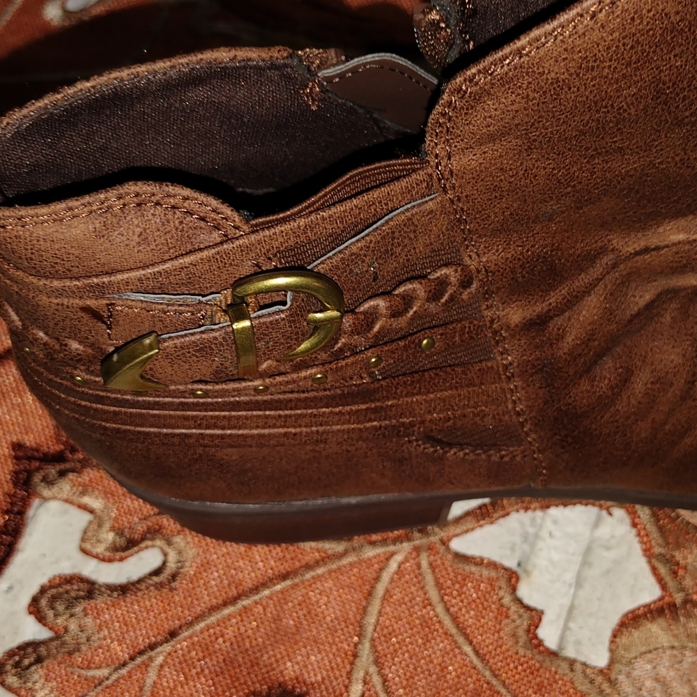 Booties - Picture 3 of 4